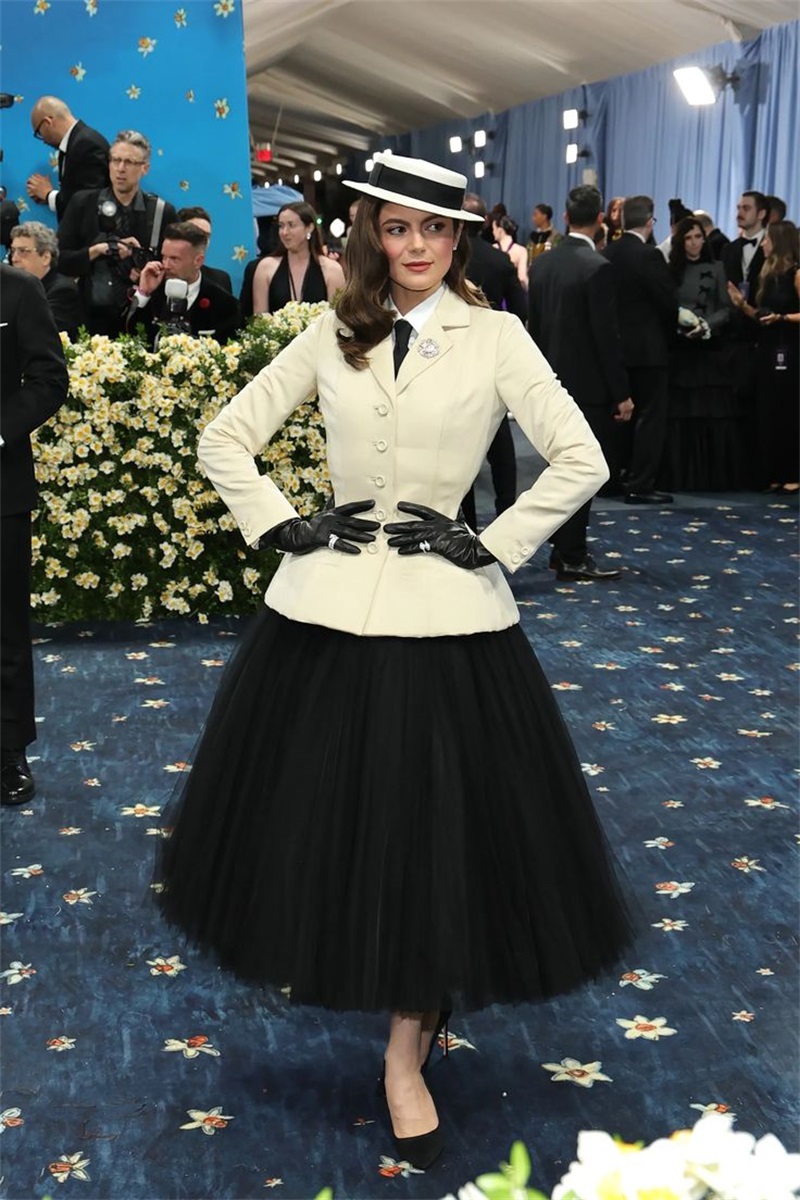 Beyaz Kadın Ofis Takım Elbise  - Women Formal Wear Black And White incelemesi ve fiyatı